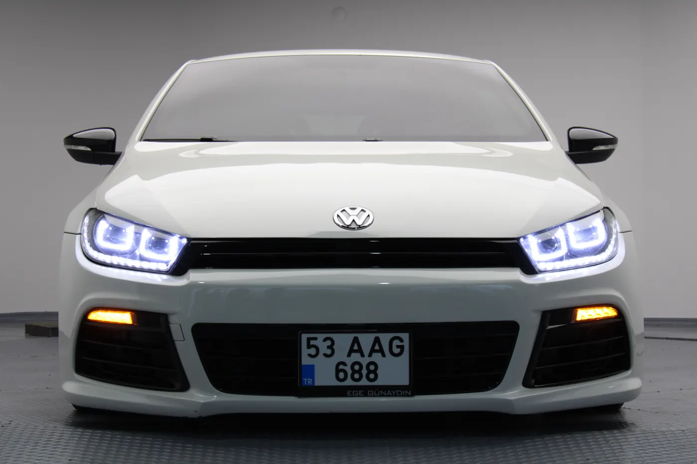 Moon Auto Rize – beyaz scirocco car studio