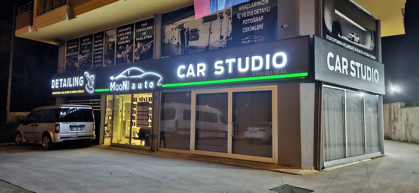 Moon Auto Rize – vitrin gece detailing